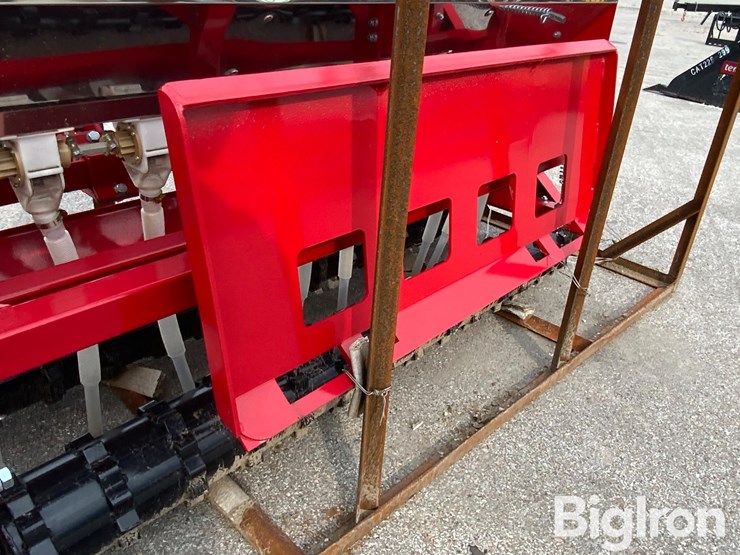 2025-massey-ferguson-730-image-10