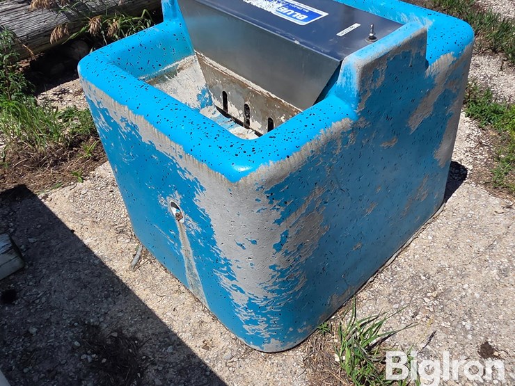 blue-river-42ch-cattle-waterer-image-5