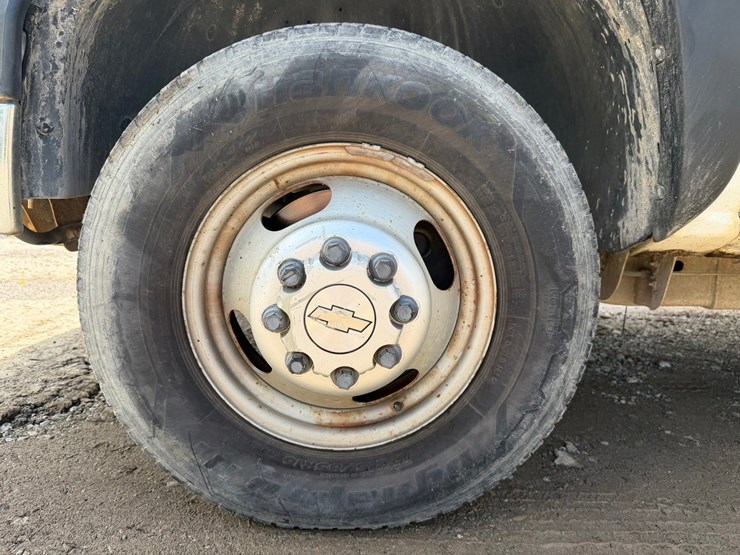 2007-chevrolet-3500-image-61
