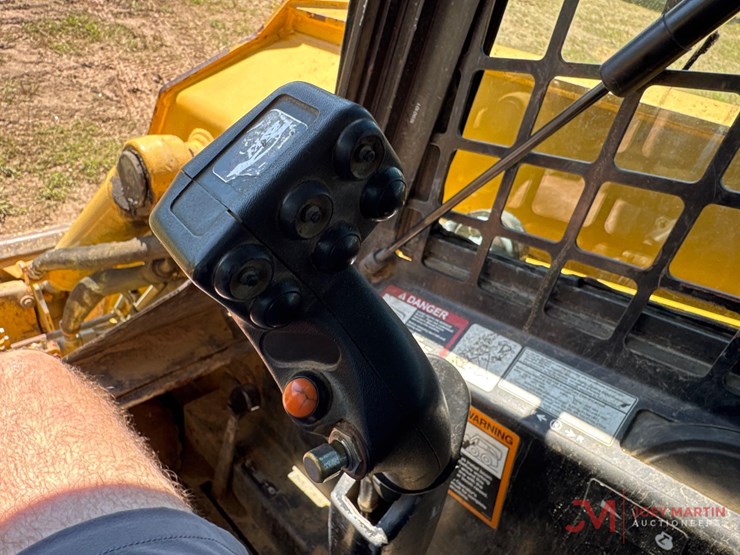 deere-ct332-image-18