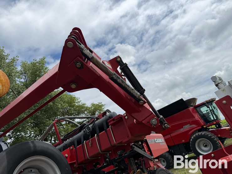 2011-case-ih-1240-image-19