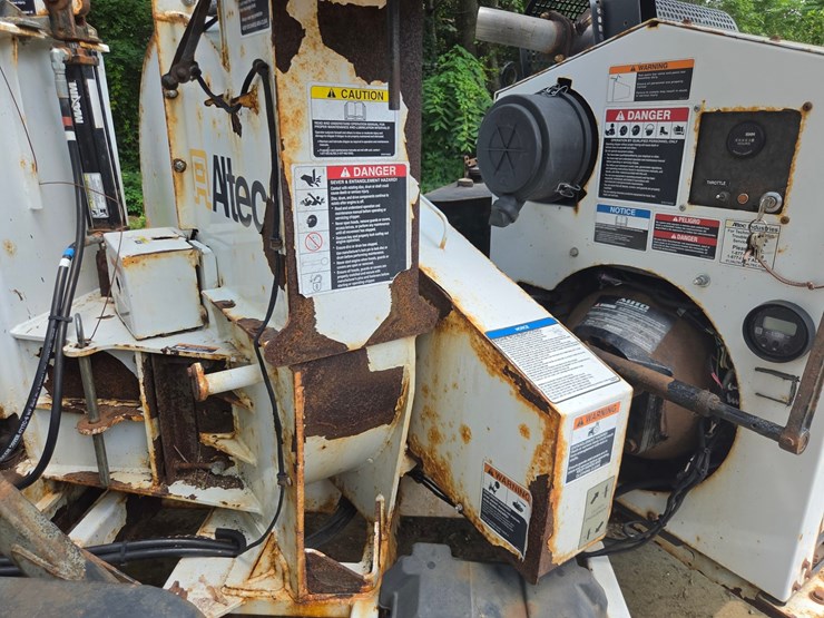 #1801-•-2016-altec-towable-wood-chipper-image-48