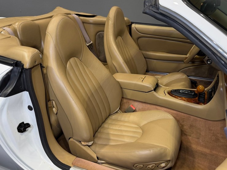 #1516-•-1997-jaguar-xk8-convertible-image-54