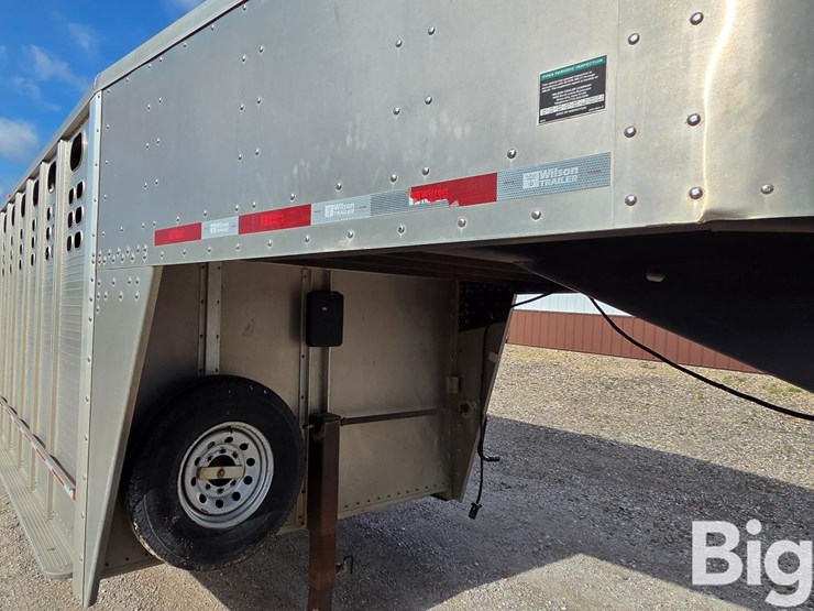 2014-wilson-livestock-trailer-image-11