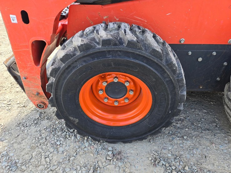 kubota-ssv75-image-47