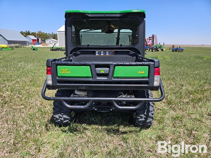 2022-john-deere-gator-image-6