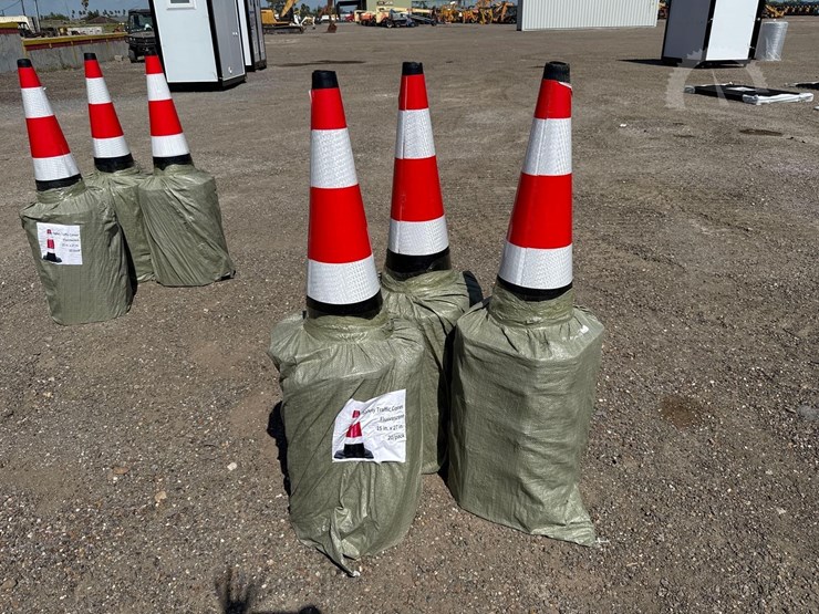 qty-(60)-safety-traffic-cones-image-1