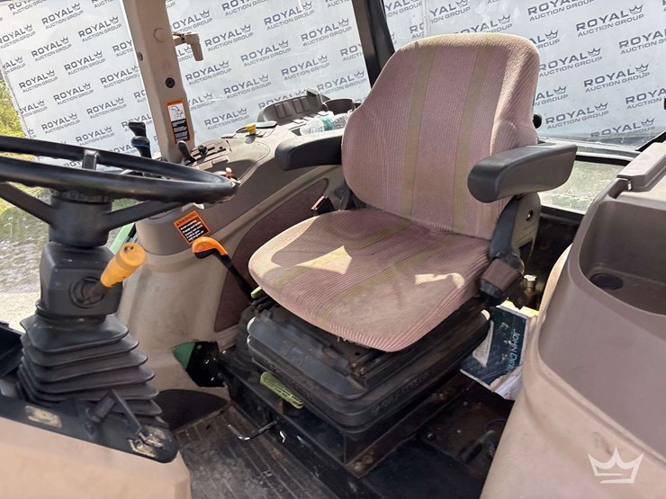 john-deere-6115d-image-10