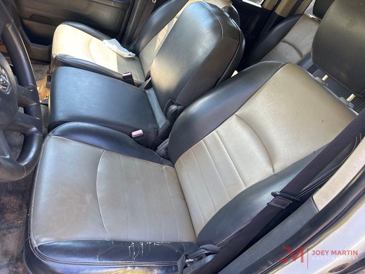2012-dodge-3500hd-image-30