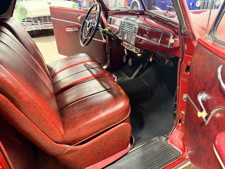 #1880-•-1947-plymouth-deluxe-convertible-image-34