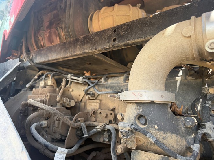 2014-case-ih-470-image-99