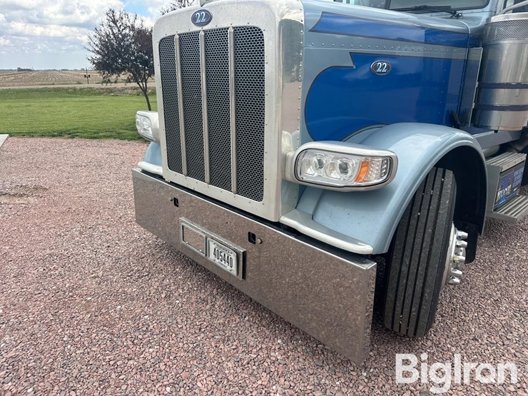 2020-peterbilt-389-image-15