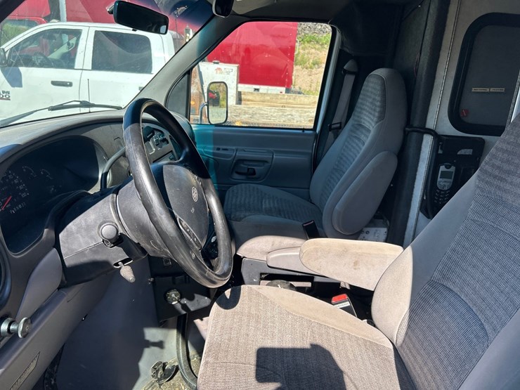 2000-ford-e350-image-77