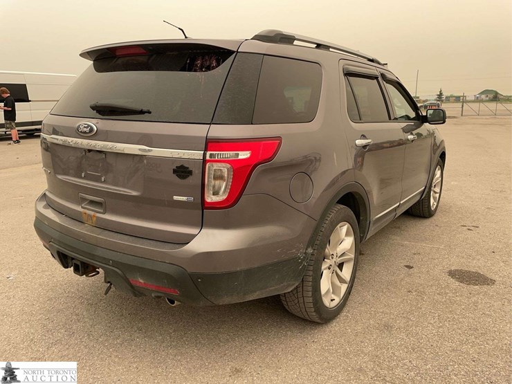 2014-ford-explorer-image-5