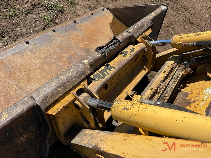 deere-ct332-image-8