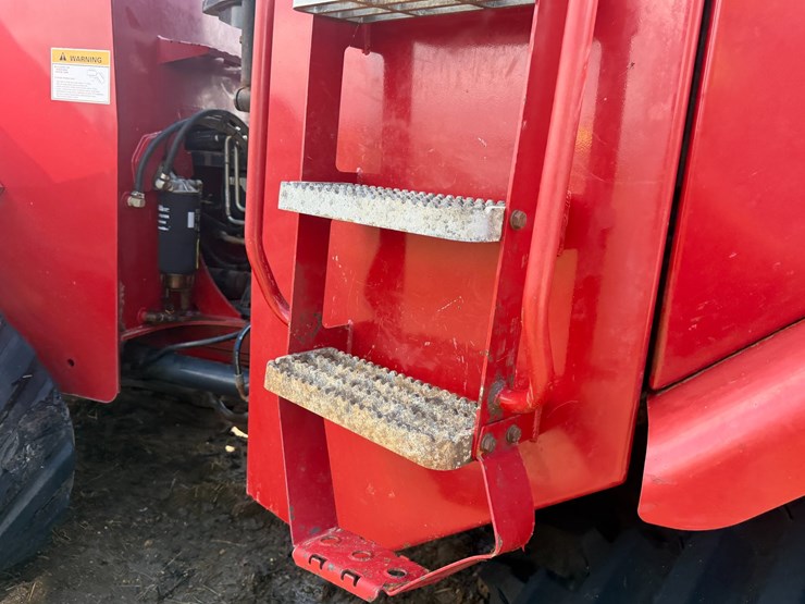2014-case-ih-470-image-77