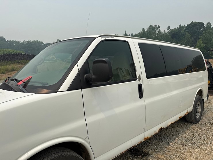 2007-chevrolet-3500-image-17