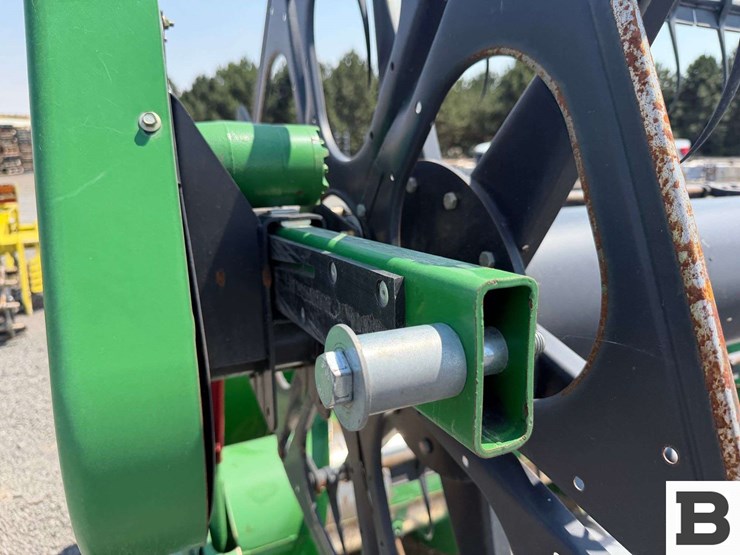 2019-john-deere-635f-image-24
