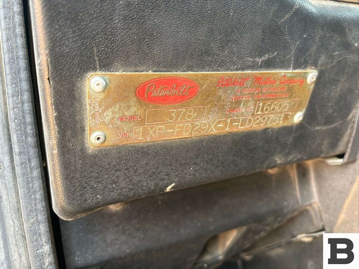 1990-peterbilt-378-image-15