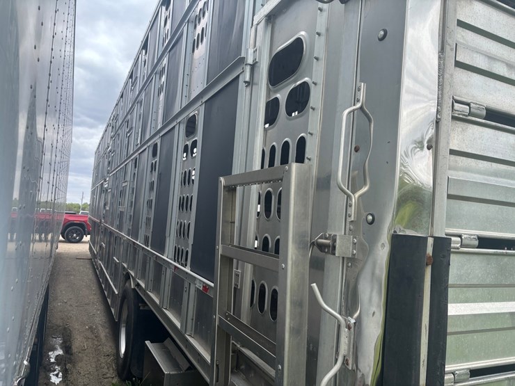 #2150-•-2017-barrett-53'-cattle-semi-trailer-image-6
