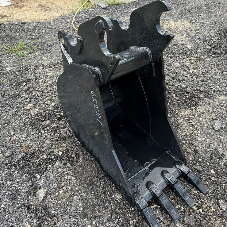 18” Quick Attach Excavator Bucket For KX80