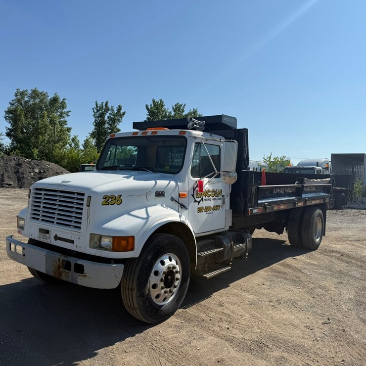 1998 INTERNATIONAL 4900