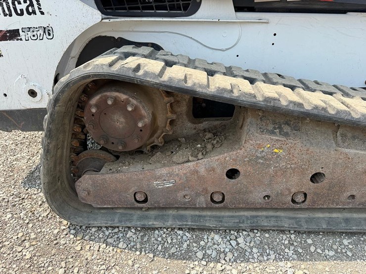 2016-bobcat-t870-image-14