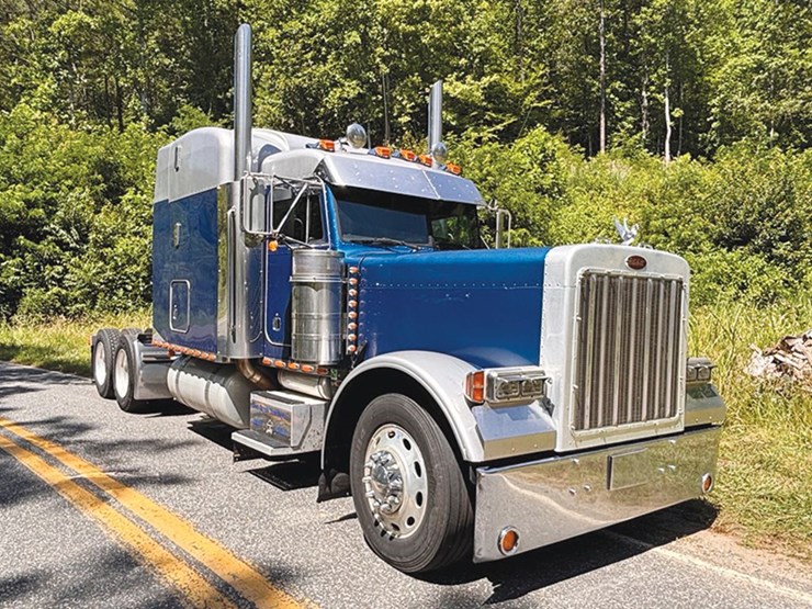 2002-peterbilt-379-image-1