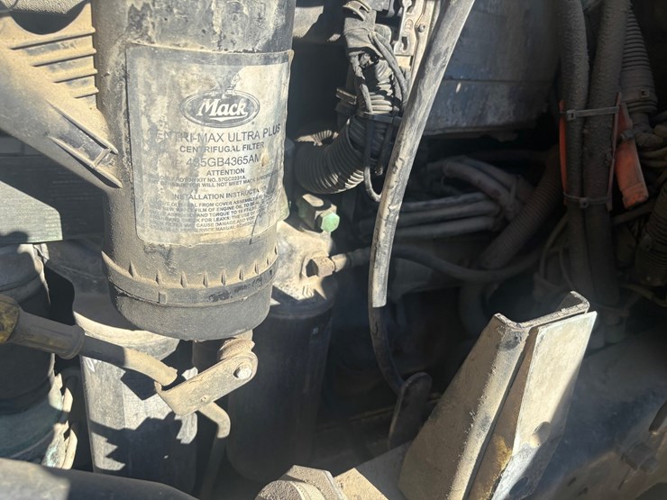 mack-rd688s-image-30