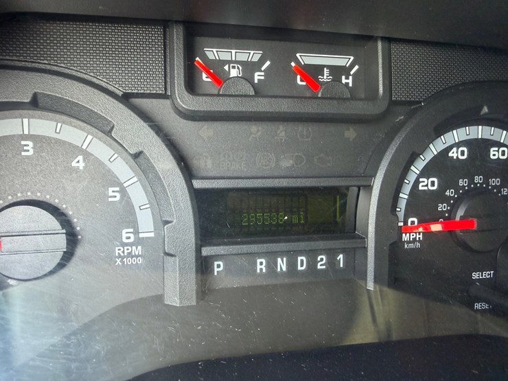 2013-ford-e350-image-3