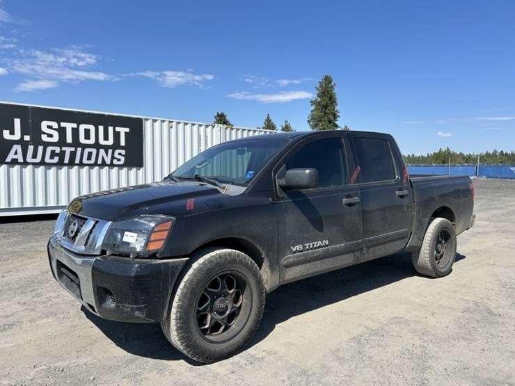 2012-nissan-titan-image-1