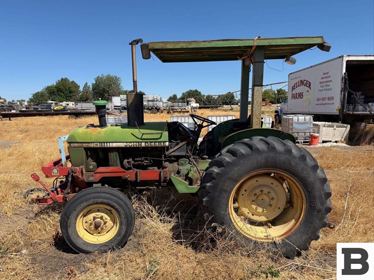 john-deere-2240-image-3
