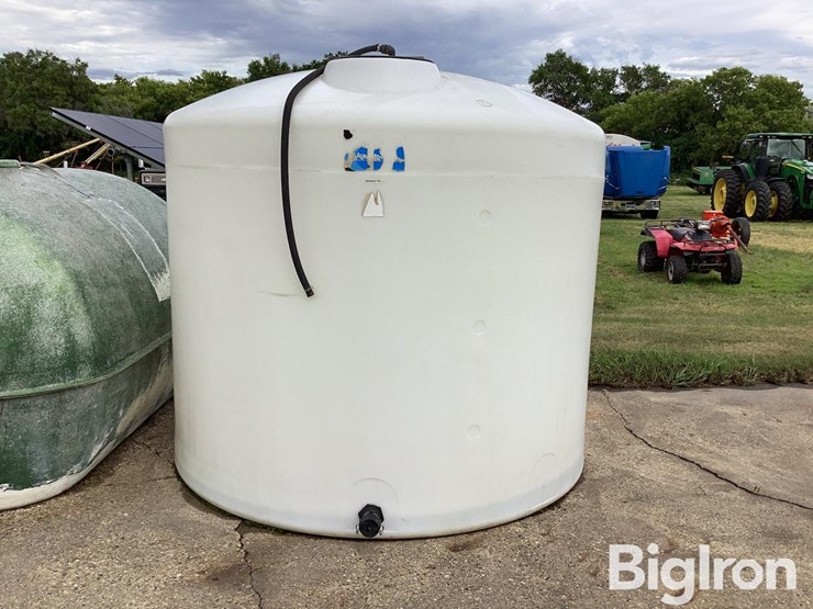 ace-roto-mold-2000-gal-water-tank-image-2