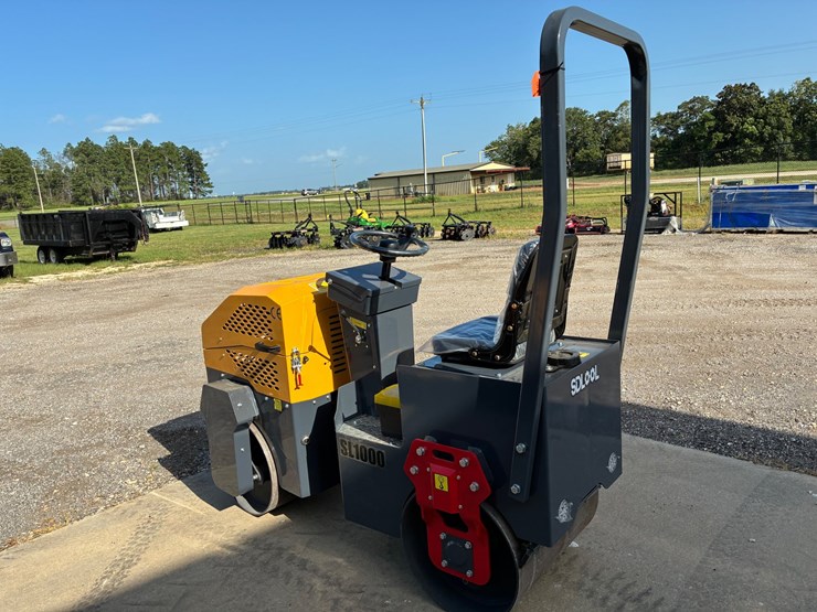 #9943-•-sl-1000-vibratory-road-roller-image-3