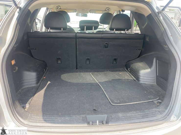 2010-hyundai-tucson-image-19
