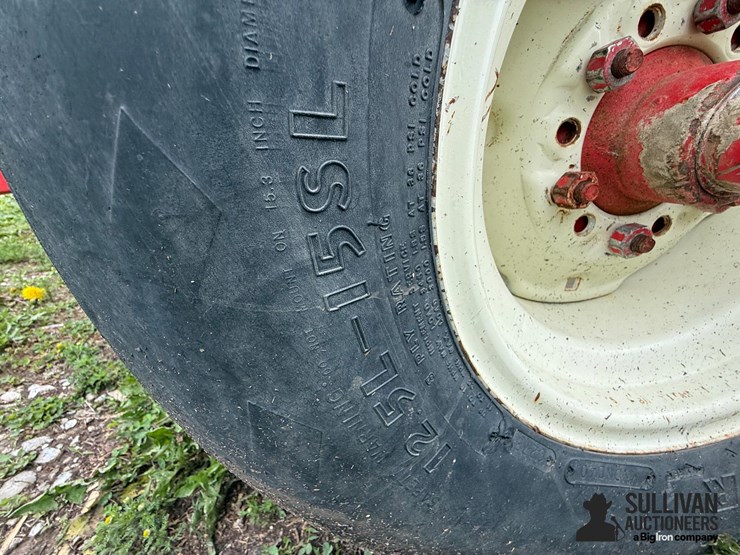 e-z-trail-275-bushel-gravity-wagon-image-16