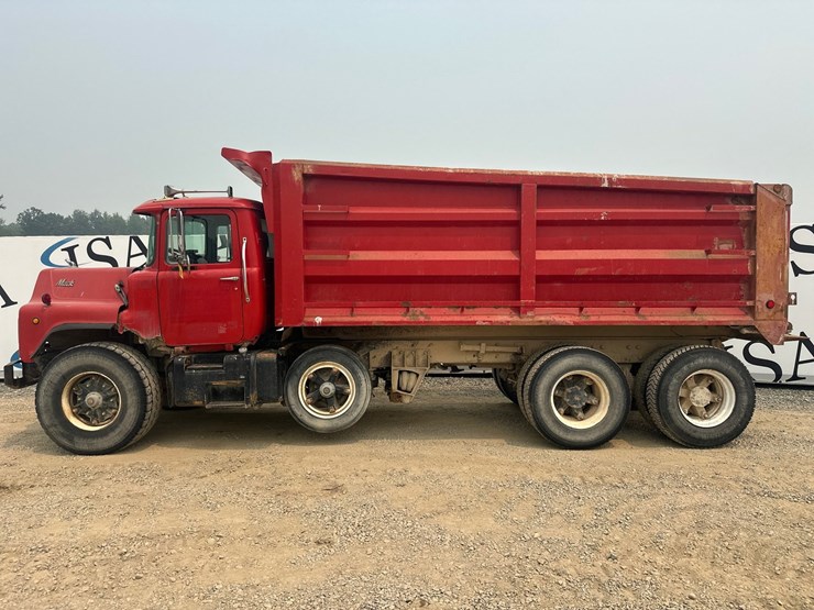 1997-mack-dm688s-image-2