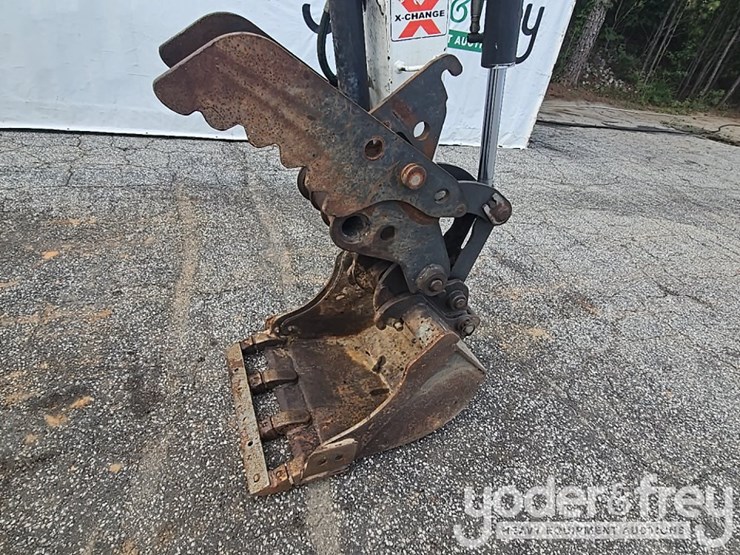 2017-bobcat-e32-image-11