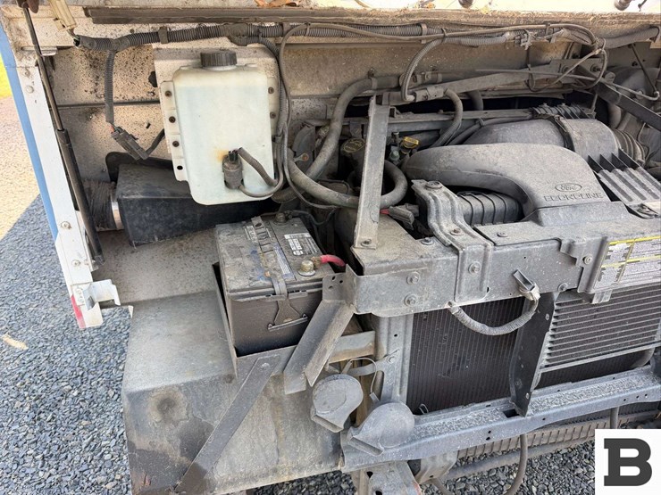 2001-ford-e350-image-27