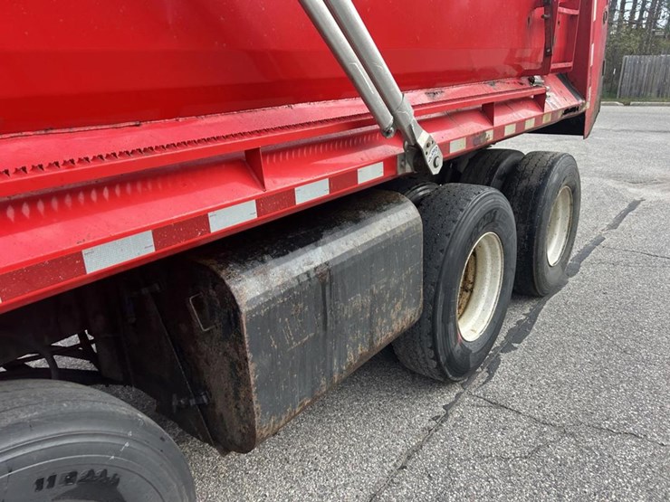 #1451-•-2013-international-workstar-tri-axle-dump-truck-image-13