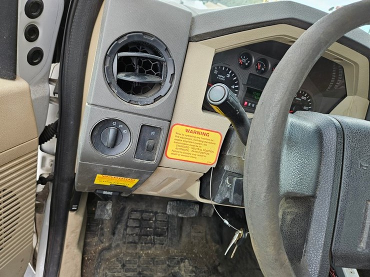 2008-ford-f550-image-40