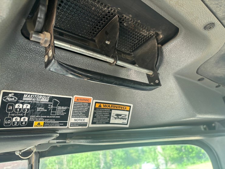 mack-rd688s-image-57