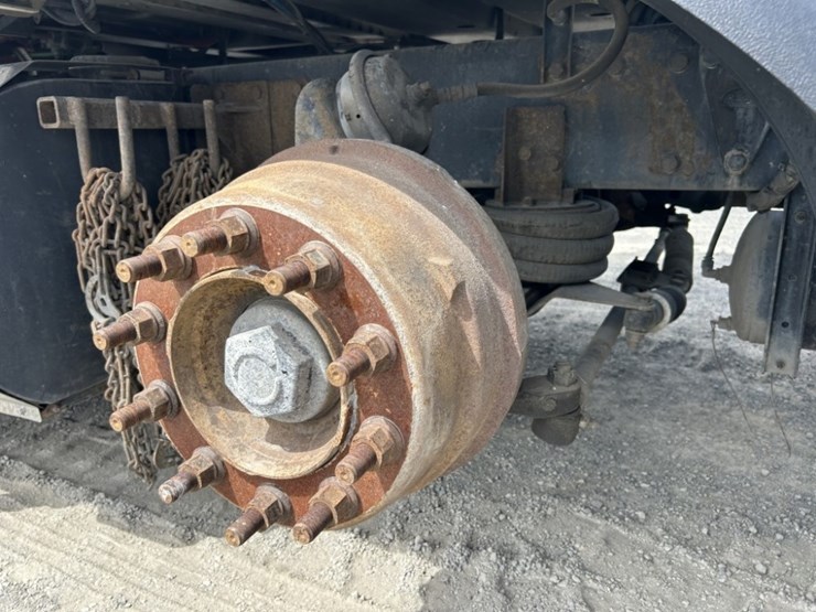 2016-peterbilt-389-image-45