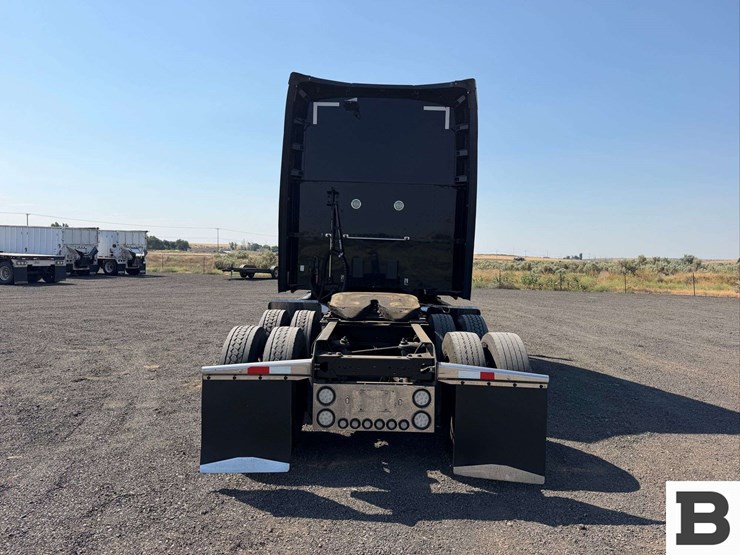 2016-kenworth-t680-image-6