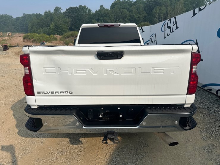 2022-chevrolet-3500hd-image-4