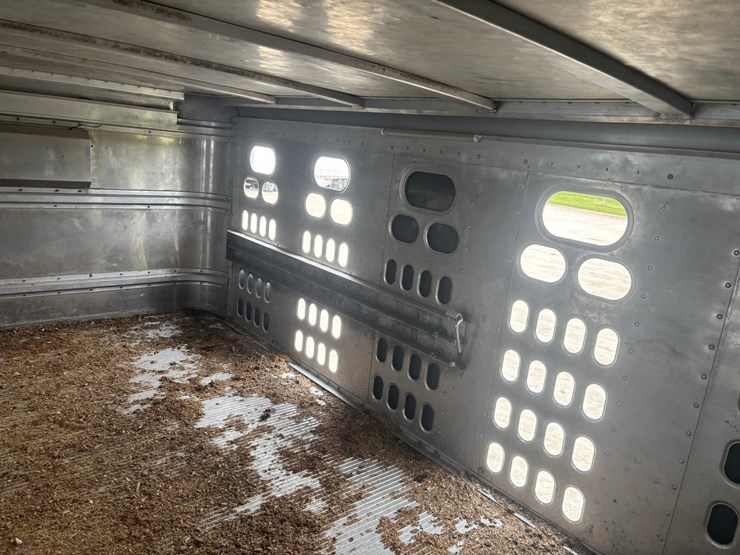 #2150-•-2017-barrett-53'-cattle-semi-trailer-image-39
