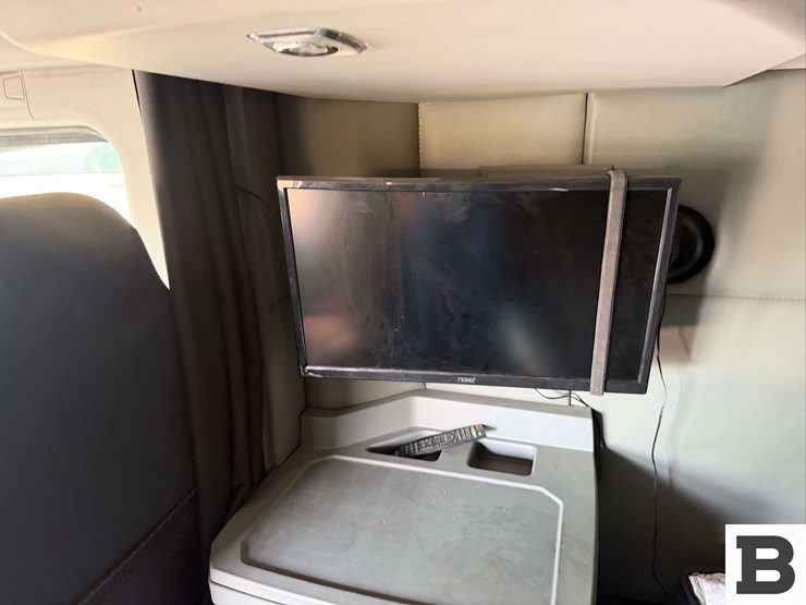 2016-kenworth-t680-image-43