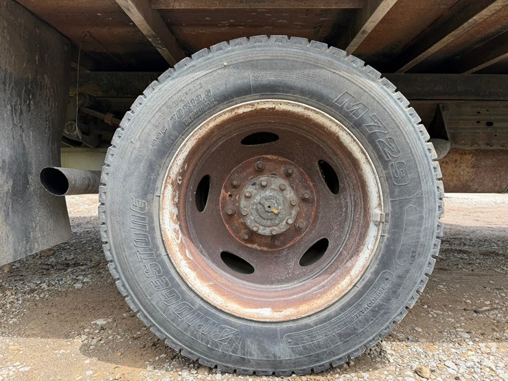 2001-utility-flatbed-image-66