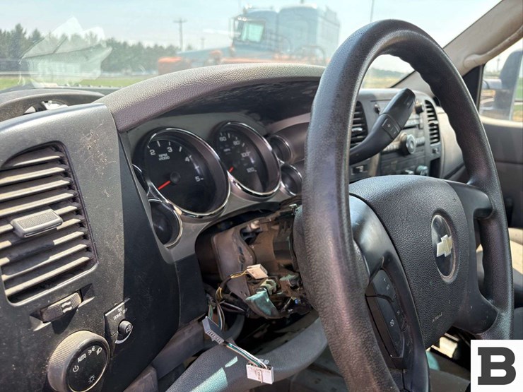 2009-chevrolet-silverado-3500-image-8