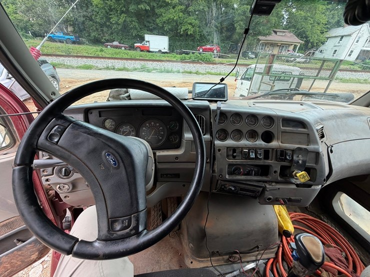 1997-ford-lt9513-image-82